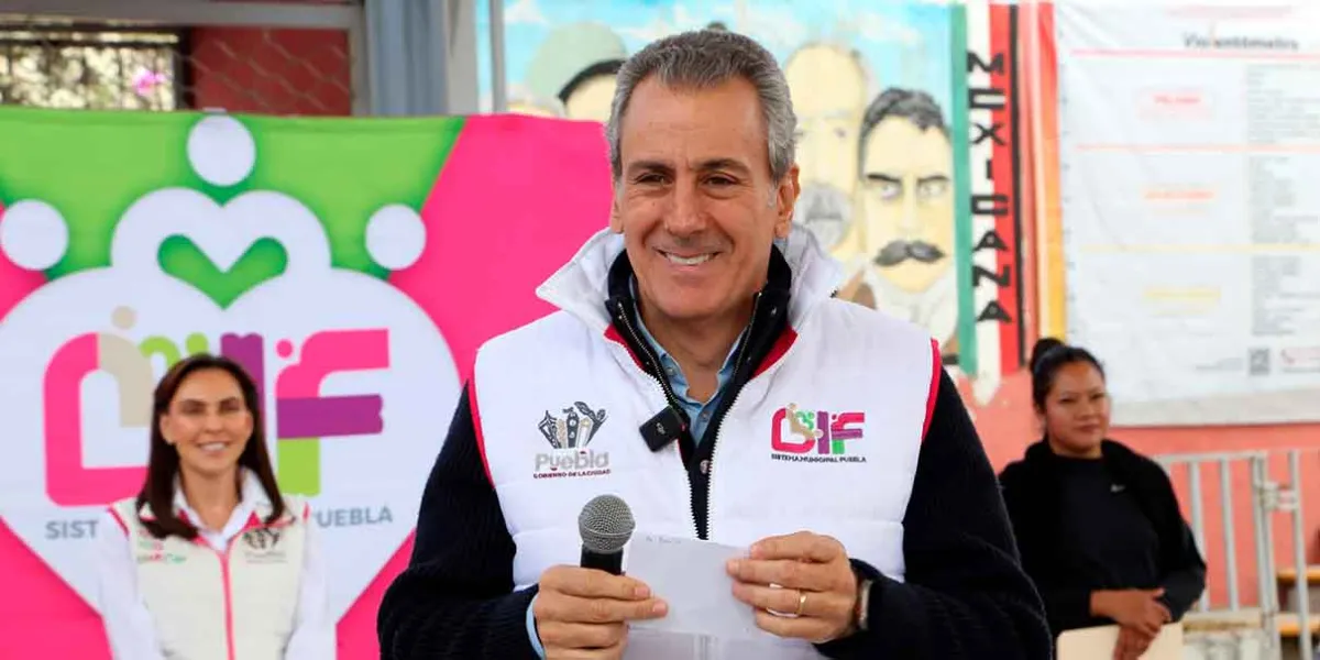 Entrega SMDIF dos desayunadores reequipados en Xilotzingo y San Baltazar Resurrección