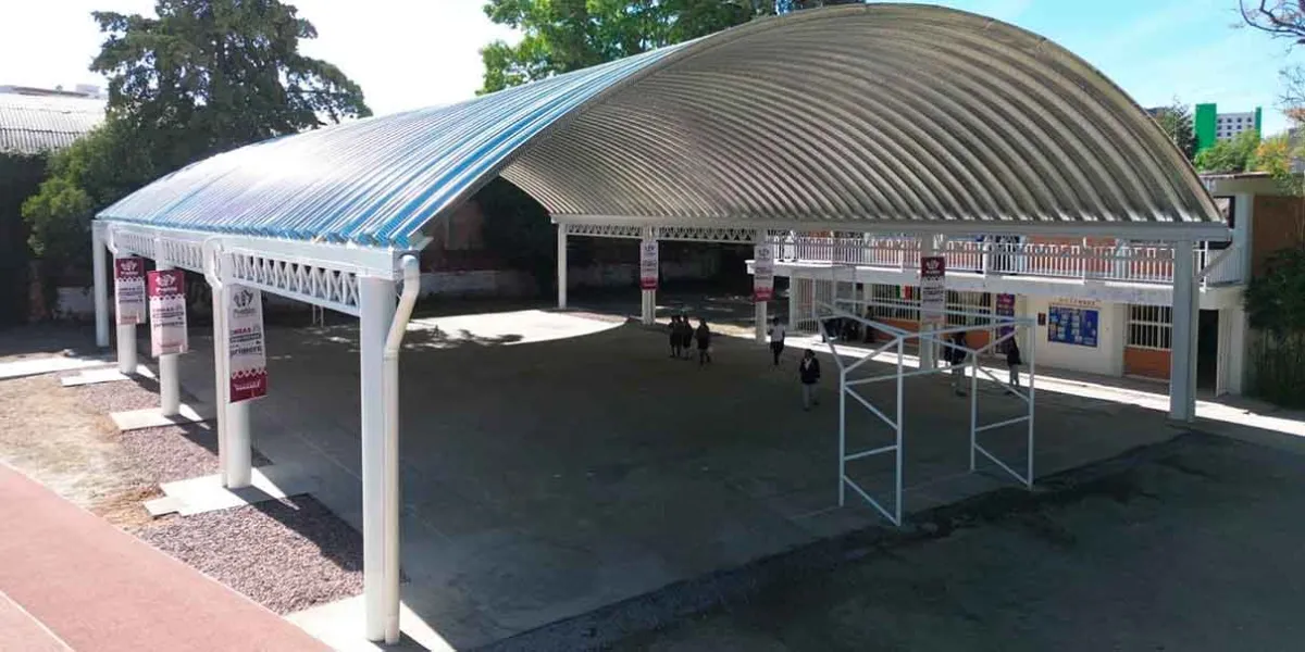 Infraestructura educativa en Puebla avanza con nuevos techados: más de 400 estudiantes beneficiados