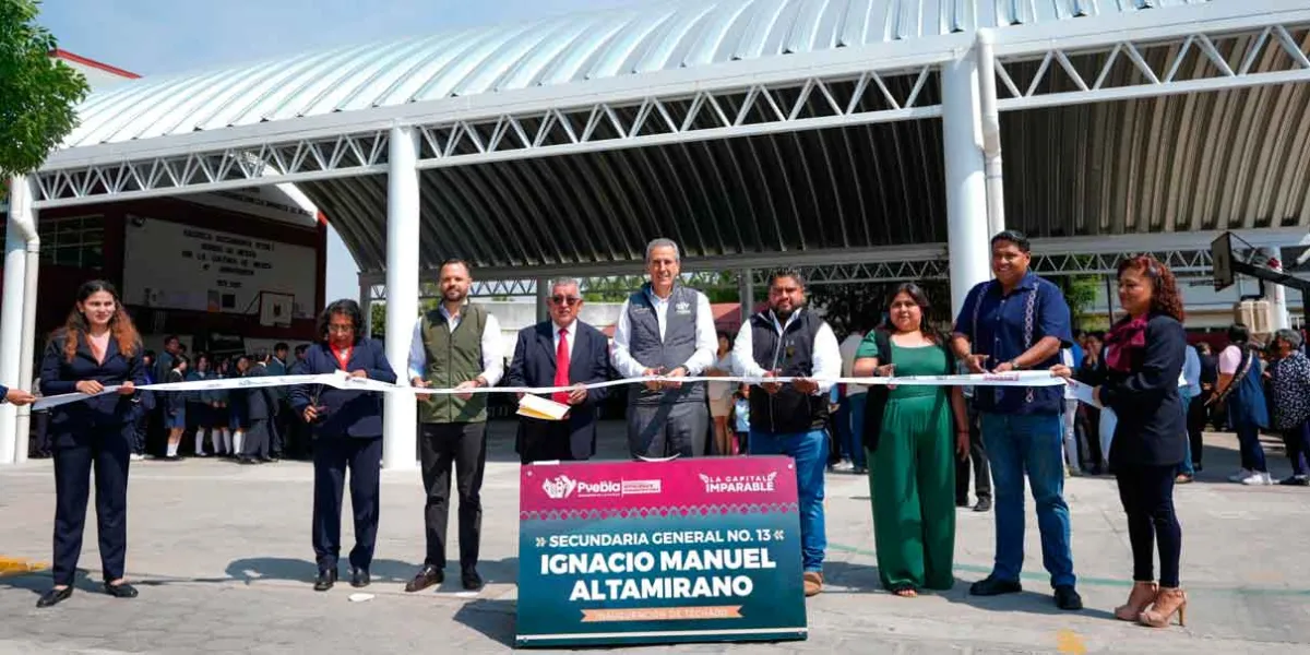 Entrega Pepe Chedraui techado escolar en la Secundaria General No. 13 Ignacio Manuel Altamirano