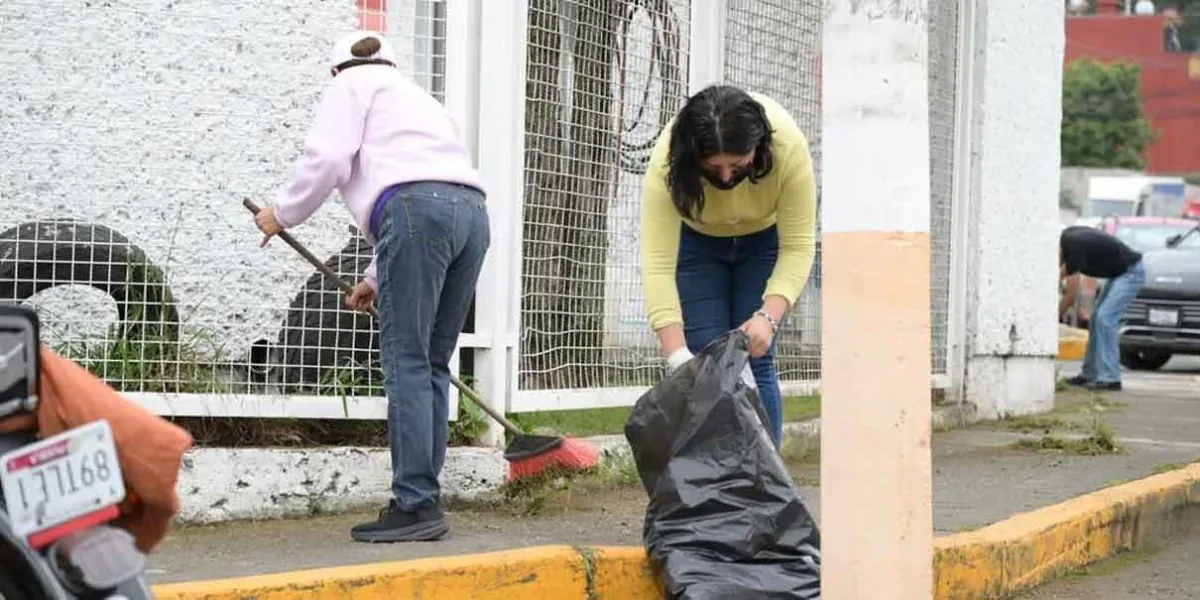 Mejoran espacios públicos en Zacamila, Huauchinango, con “Faena Comunitaria”  