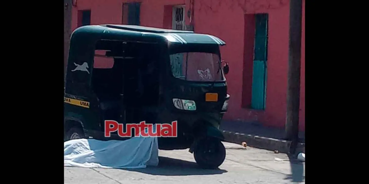 Investigan en Chietla asesinato de conductor de mototaxi; se presume disputa familiar
