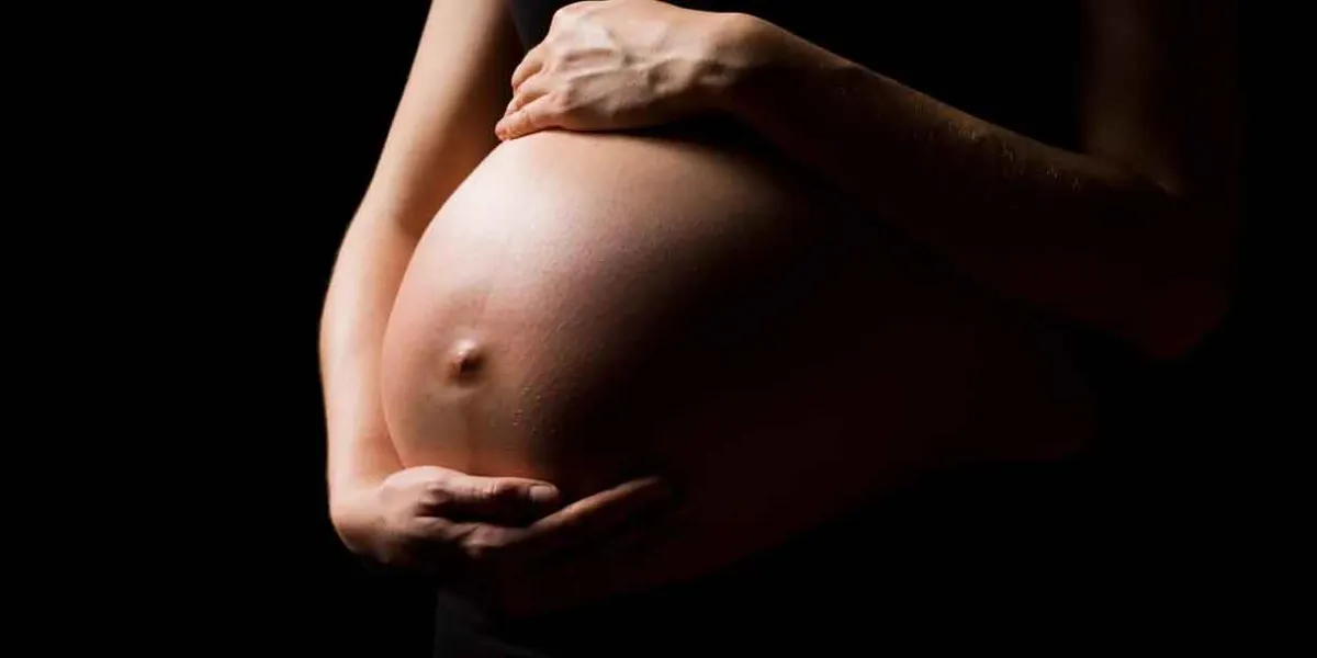 Una mujer da a luz en plena calle en Atlixco; no logró llegar al hospital