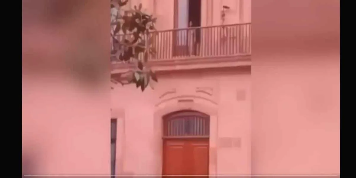 VIDEO. Afirma gobernador de SLP que mujer desnuda captada en Palacio de Gobierno es un fantasma 
