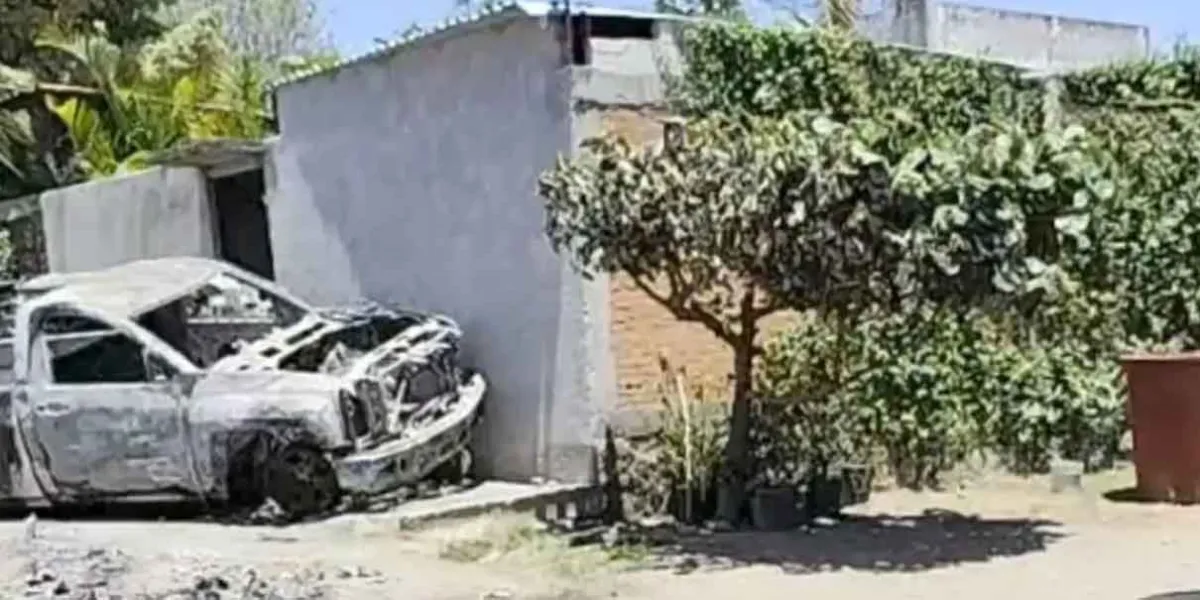 Vecinos incendian casa de presunto asesino en Atlixco y prohíben su regreso