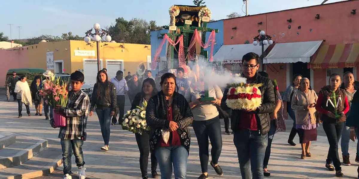 Huaquechula celebra la ancestral fiesta de la Santa Cruz