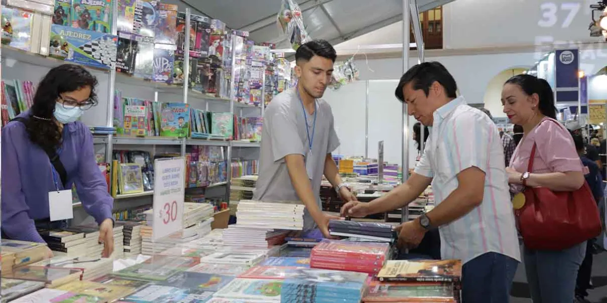 Disfruta la Feria Nacional del Libro en el Carolino del 30 de mayo al 8 de junio
