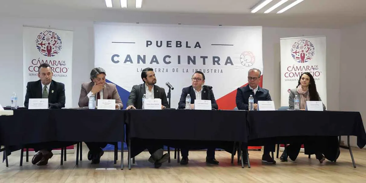 Canacintra y Canaco lanzan diplomado en comercio exterior para fortalecer sectores clave en Puebla