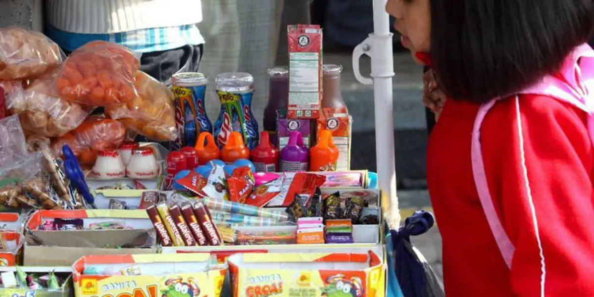 Hay escuelas con exhortos para dejar de vender comida chatarra: SEP