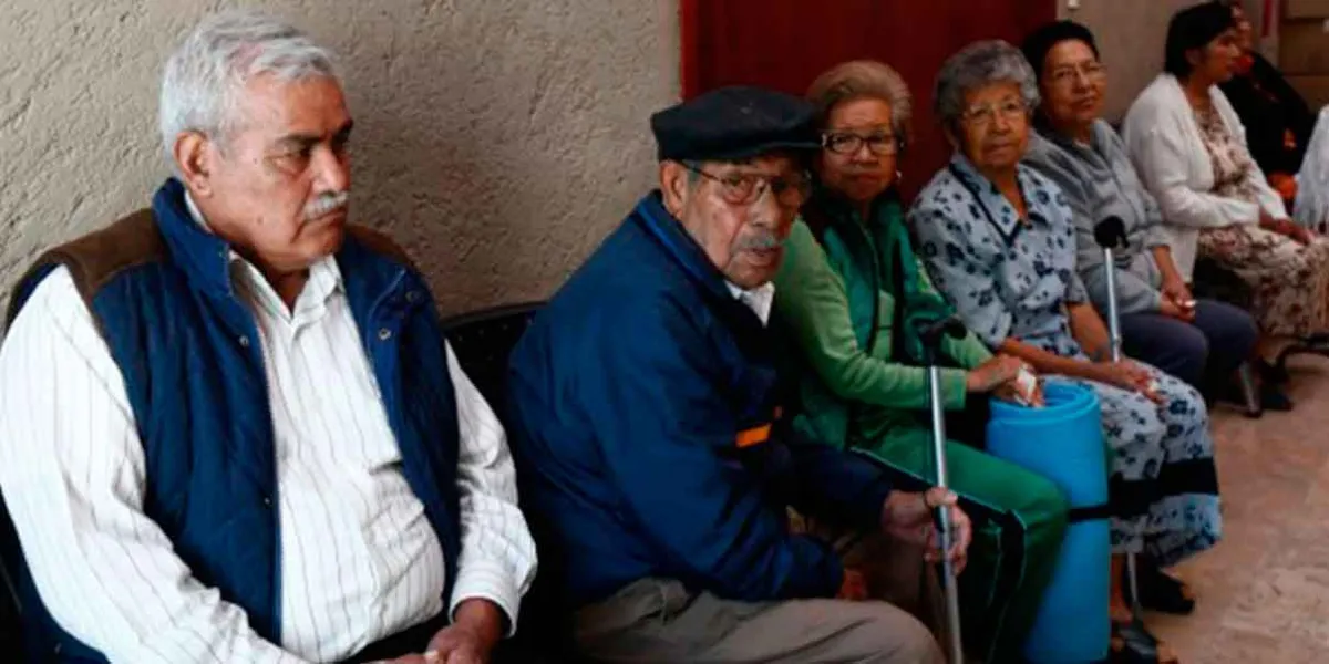 ¿Qué jubilados del IMSS recibirán aguinaldo en 2025? 