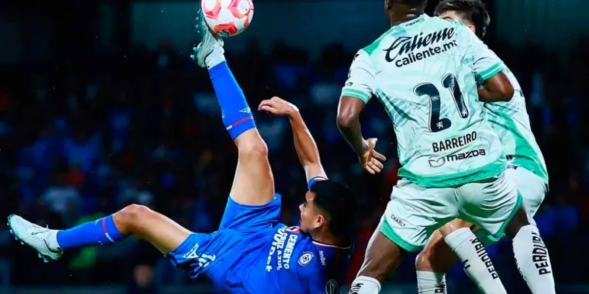 Cruz Azul golea al León y logra su primer triunfo en el Apertura 2025 bajo el mando de Nicolás Larcamón