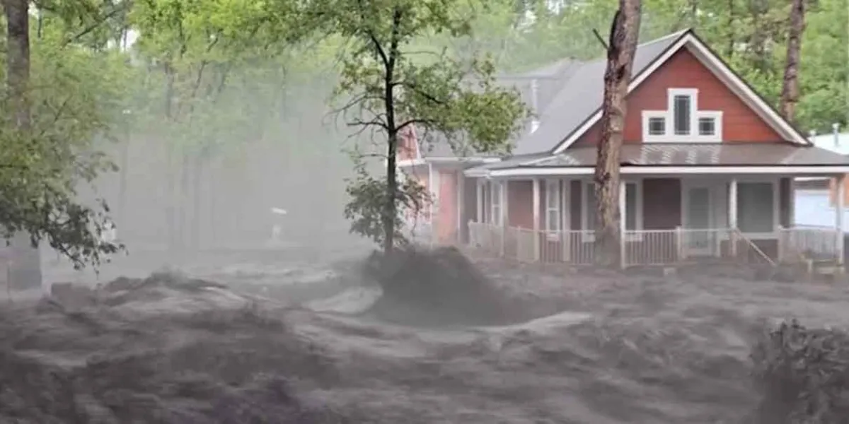 Lluvias torrenciales causan estragos en Nuevo México; una casa flotó río abajo