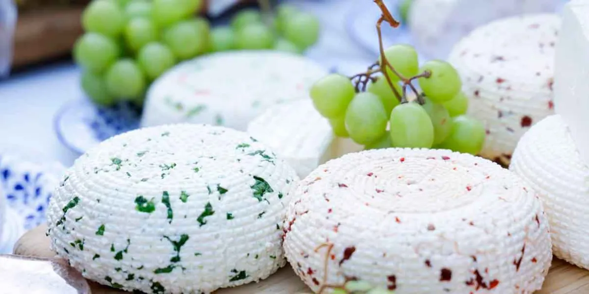 Presenta Lupita Cuautle 24ª Feria del Queso en Santa María Tonantzintla