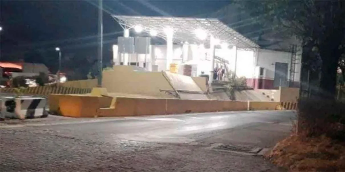 Asaltan caseta de cobro en autopista Cuacnopalan-Oaxaca; se desconoce monto robado