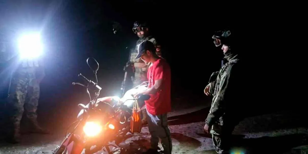 Refuerzan operativos “Motocicleta Segura” en Izúcar para prevenir delitos y fomentar el uso del casco