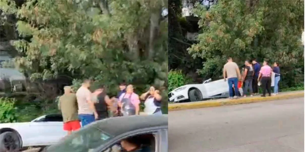 Mustang pierde el control y casi cae al río Atoyac en Texmelucan