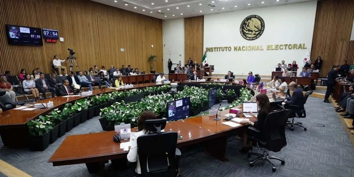 Controversia en el INE: candidatos con promedio insuficiente reciben constancias