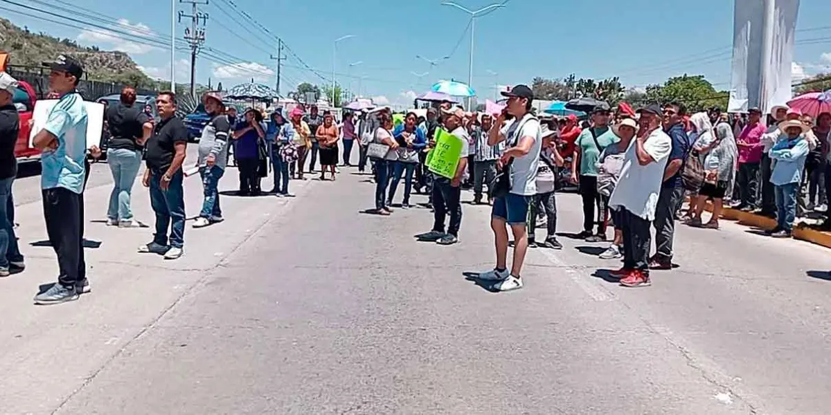 Tras protestas, destituyen a administradora del Mercado La Purísima en Tehuacán