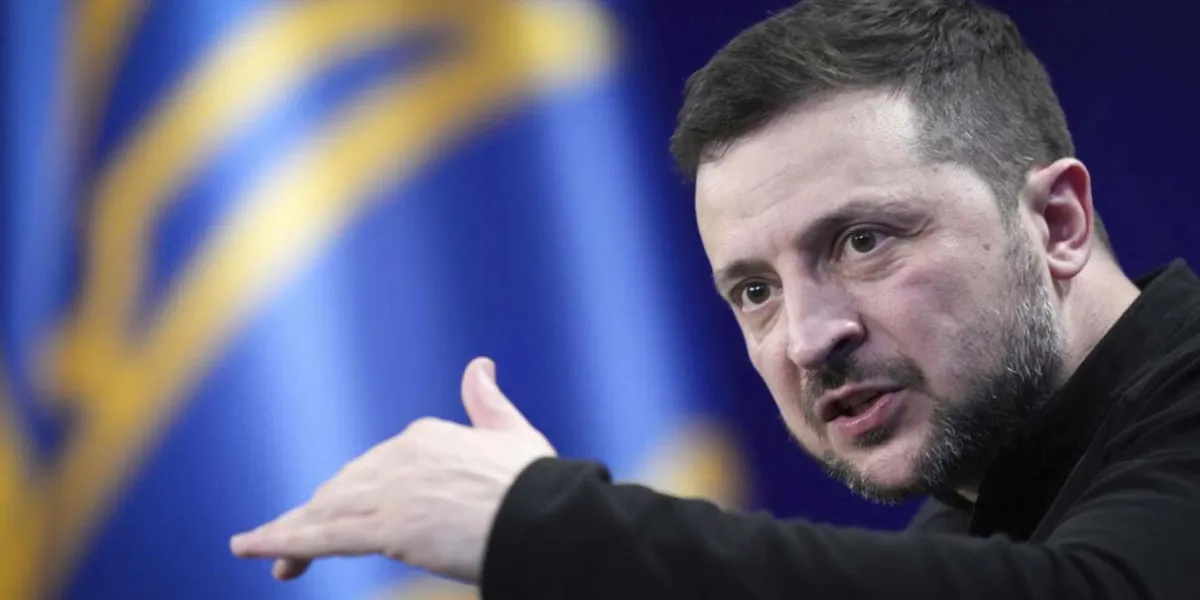Zelenski advierte que Ucrania no cederá Donbás mientras Rusia gana terreno en el frente