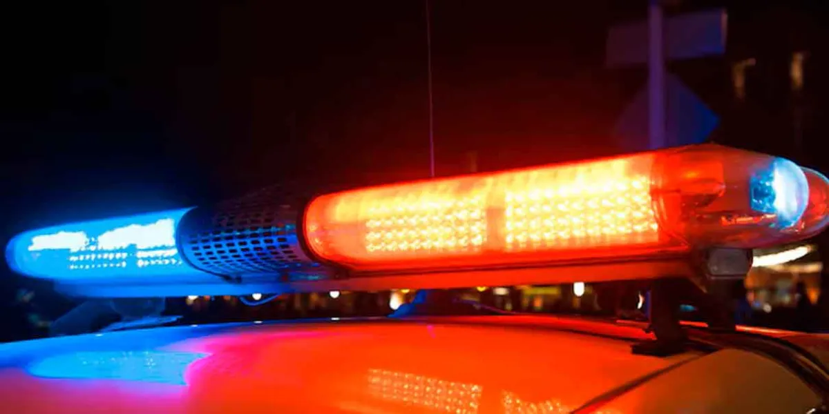 Fatal volcadura de tráiler en la carretera Izúcar de Matamoros–Acatlán deja un muerto