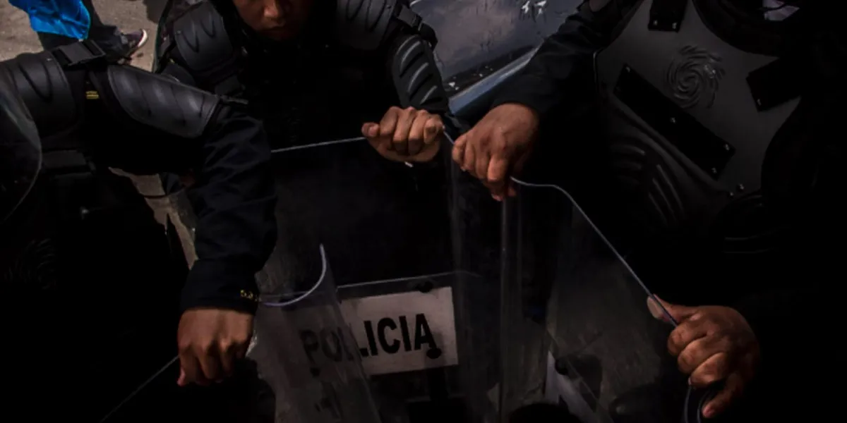 Dos cárteles de cuello blanco
