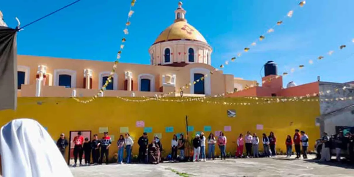 Serdán inicia festividad de Nuestro Padre Jesús con portada artesanal de semillas