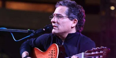 Alejandro Filio llega a Puebla con su poesía y música para enamorados