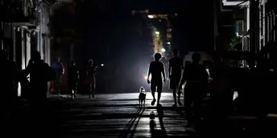 Amenaza de aranceles de Trump golpea a Cuba en plena crisis eléctrica