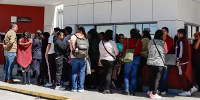 Docentes denuncian lentitud de la SEP para entregar plazas