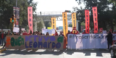 Ibero Puebla alza la voz por docente desaparecido; rector lidera protesta estudiantil