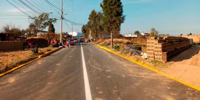 Tras 15 años de espera, Tonantzin Fernández entrega pavimentación en San Diego Cuachayotla