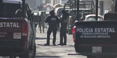 Hallazgo de fosa en Mercado Morelos moviliza a la FGE de Puebla