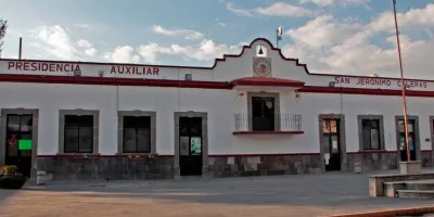 Los ediles auxiliares deben tener salario como de un regidor: FxM