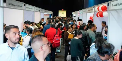 Con éxito inaugura Gobierno de Pepe Chedraui la 5ta Feria de Empleo de La Capital Imparable