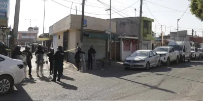 Hallan restos óseos en inmuebles del Mercado Morelos durante cateos