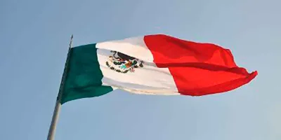 Serdán honra a la Bandera con ceremonia cívica y guardias de honor
