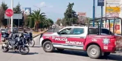 Hallan cuerpo decapitado y desmembrado en camioneta abandonada en Texmelucan 