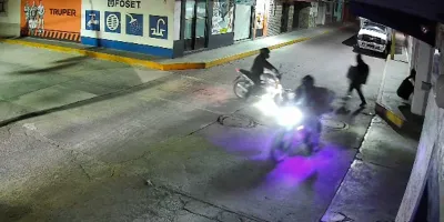 Delincuentes vaciaron tienda de ropa en Serdán 