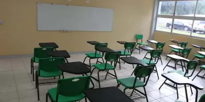 Roban computadoras y material didáctico en Telesecundaria de Tecamachalco