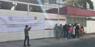 Sección 22 de SADER bloquea oficinas en Puebla por eliminación de prestaciones