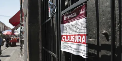 Tres bares clausurados; dos por falta de permisos y uno por riña