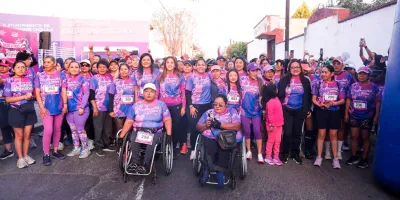 Lupita Cuautle encabeza carrera por la igualdad en San Andrés Cholula durante el 8M