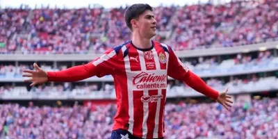 Chivas golea 3-0 a Santos Laguna con golazo de taco de Ricardo Marín en el tiempo agregado
