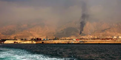 Guerra energética global: ataques a Irán provocan explosión en petroprecios