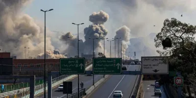 Irán advierte a Trump guerra prolongada; Israel responde con bombardeos en Teherán