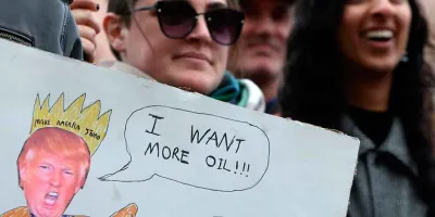 Multitudes marchan contra el gobierno de Trump en varias ciudades