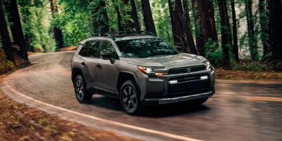 Toyota RAV4 2026 híbrida en México: precios, versiones y hasta 236 hp en toda la gama