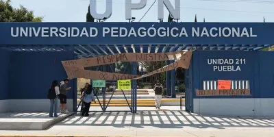 Protesta en UPN Puebla por destitución del director Javier Mauleón genera inconformidad