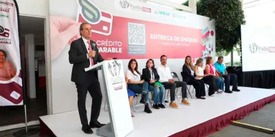 Entrega Pepe Chedraui créditos a emprendedoras y emprendedores para fortalecer la economía local
