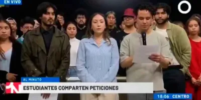 Estudiantes del IPN irrumpen en Canal 11 y denuncian desvío de recursos