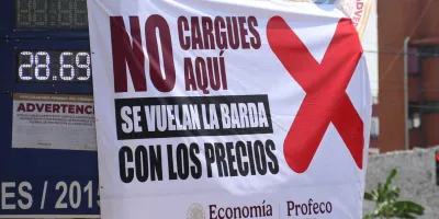 Gulf y BP son exhibidas por careras con lonas de Profeco